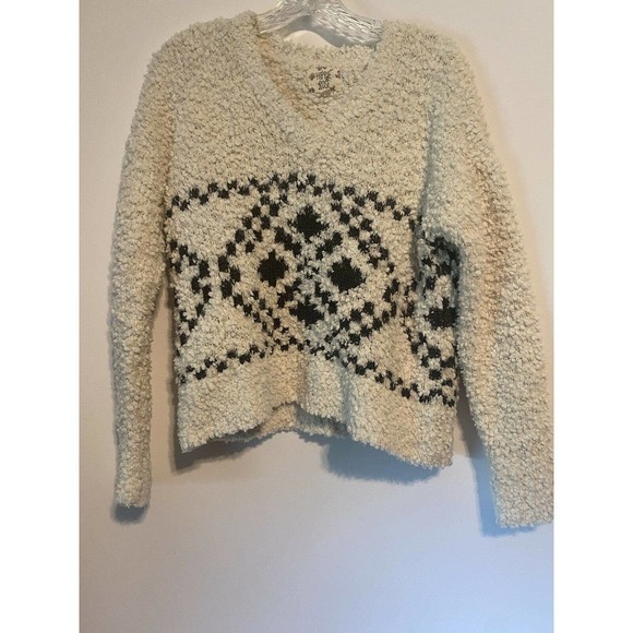 HIPPIE Rose Fuzzy Vneck Sweater Size Small Boho Southwest Aztec - Picture 1 of 8